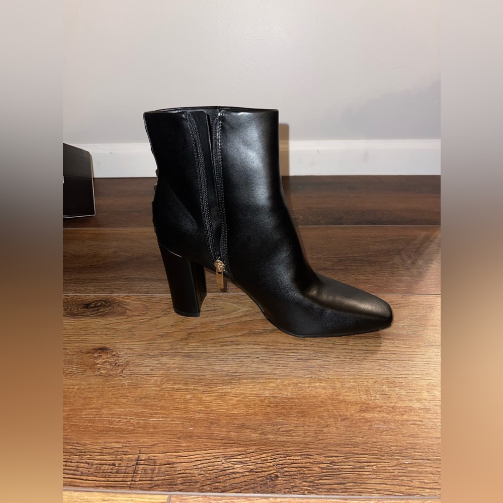 NWT - in Box-  Nine West Heeled Black Leather Ankle Boots 7.5 Womens